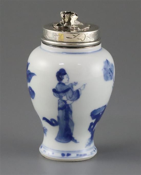 A Chinese blue and white baluster jar, Kangxi period, total H.11cm